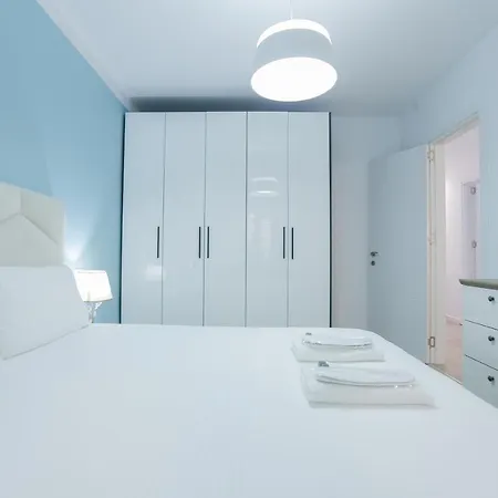 Miku - Dreamy At Wilson Square Apartment