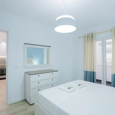 Miku - Dreamy At Wilson Square Apartment *